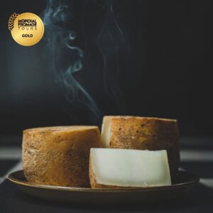 Пушено овче сирене (9,70 € / 18,98 лв. за 200 гр.)